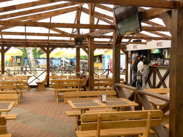 Депутат Госдумы Демченко высказался за открытие летних террас в кафе Кубани