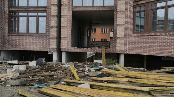 Проблемный жилой комплекс «Клубный квартал» в Краснодаре достроит компания «АлМакс»