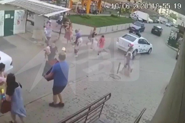 В Краснодаре два кавказца на элитных авто устроили перестрелку