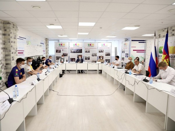 Вениамин Кондратьев встретился с представителями Кубанского союза молодежи