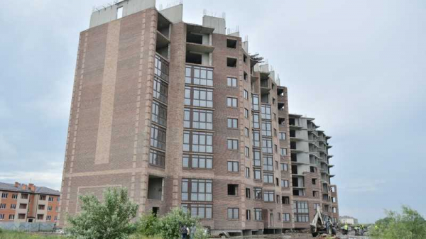 Проблемный жилой комплекс «Клубный квартал» в Краснодаре достроит компания «АлМакс»