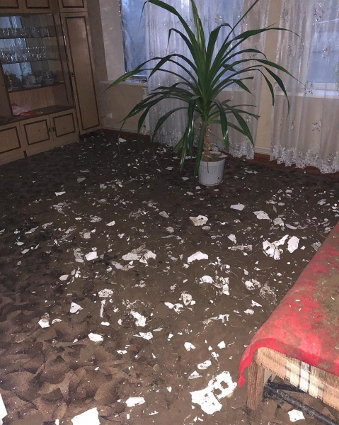 Последствия стихии в Адыгее: град побил более 600 домов Последствия стихии в Адыгее: град побил более 600 домов