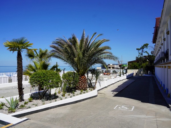 В Сочи завершен первый этап реконструкции Ривьерской набережной