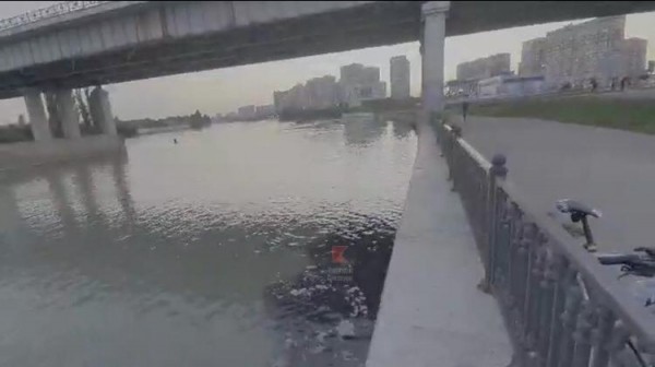 Грязнее грязного: в реку Кубань сливают нечистоты (ВИДЕО) Грязнее грязного: в реку Кубань сливают нечистоты (ВИДЕО)