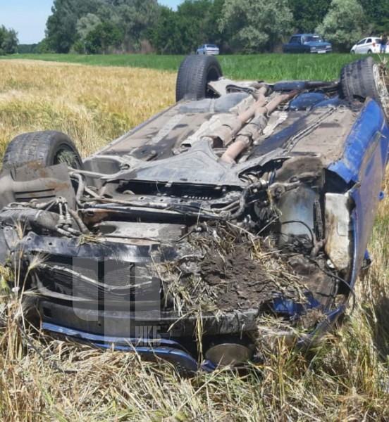 Владелец футбольного клуба "Олимп" погиб в аварии на личном Bentley на Кубани