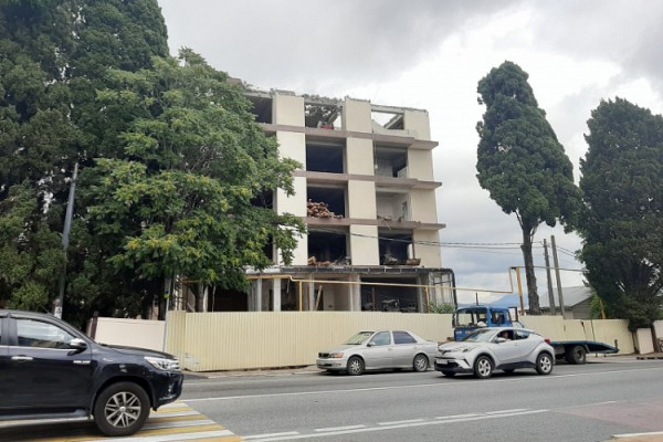 В Сочи снесли самострой на улице Фиалок