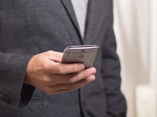 На Кубани двух мужчин подозревают в кражах через мобильный банк На Кубани двух мужчин подозревают в кражах через мобильный банк