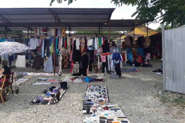 Блошиный рынок: место, которого нет в путеводителе Сочи, но его стоит посетить (Фото) Блошиный рынок: место, которого нет в путеводителе Сочи, но его стоит посетить (Фото)