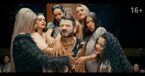 "Вай, мама, кто это?": Михаил Галустян выпустил новый клип