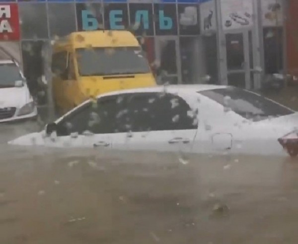 Вместе с Москвой под воду сегодня ушел и Симферополь