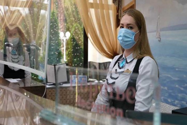 «Раз на пляж нельзя, буду спортом заниматься»: в Сочи приехали первые туристы «Раз на пляж нельзя, буду спортом заниматься»: в Сочи приехали первые туристы