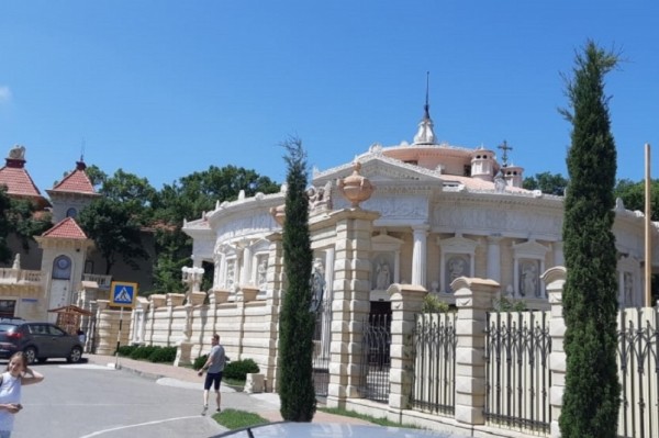 Добро пожаловать на Кубань: Кондратьев открывает все гостиницы без ограничений Добро пожаловать на Кубань: Кондратьев открывает все гостиницы без ограничений