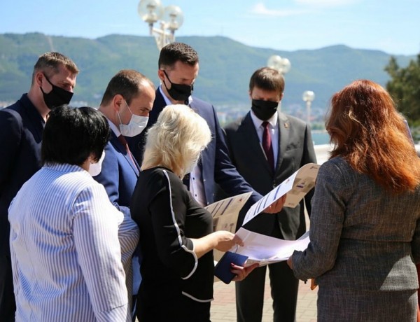 Масочный стиль: какие повязки выбрали от коронавируса мэры кубанских городов Масочный стиль: какие повязки выбрали от коронавируса мэры кубанских городов