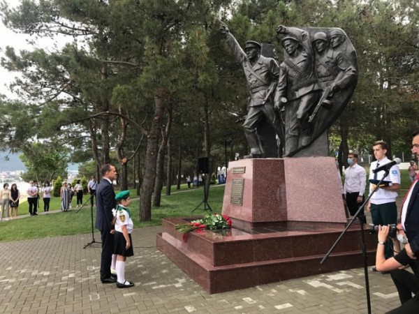 Глава Кубани: Мы остаемся великим народом, пока помним о подвиге предков Глава Кубани: Мы остаемся великим народом, пока помним о подвиге предков