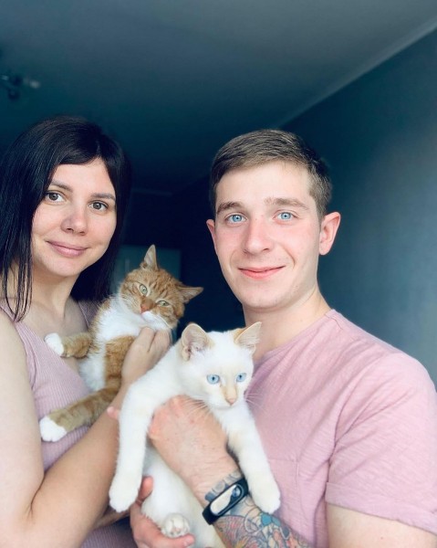 Сбежавшая от мужа блогерша беременна от его сына и выходит за него замуж Сбежавшая от мужа блогерша беременна от его сына и выходит за него замуж