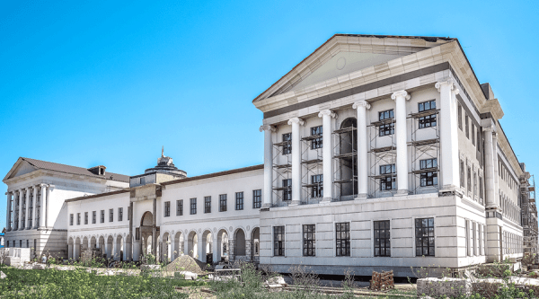 Фонд Олега Дерипаски завершает в Усть-Лабинске строительство лицея для одаренных детей. Каким он будет и как туда поступить?