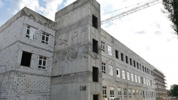 Территорию будущей школы в пос. Российском Краснодара готовят к благоустройству