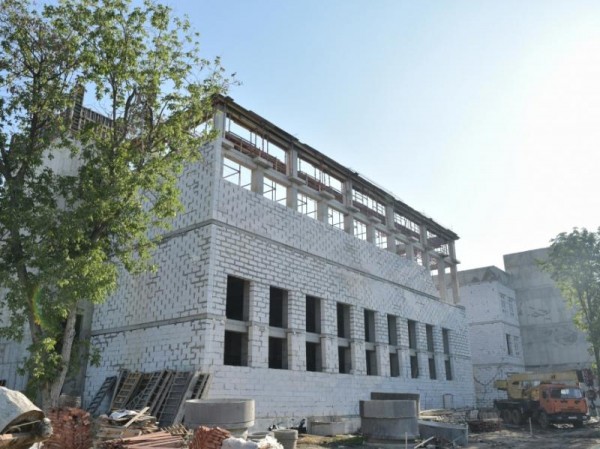 Строительная готовность школы в поселке Российском Краснодара составляет 64% Строительная готовность школы в поселке Российском Краснодара составляет 64%