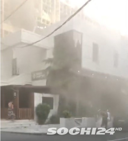 В центре Сочи горит ресторан (ВИДЕО)