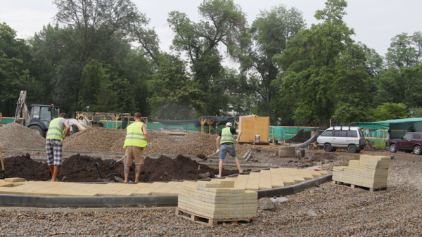 Новый скейт-парк в Вишняковском сквере Краснодара готов на 70% Новый скейт-парк в Вишняковском сквере Краснодара готов на 70%