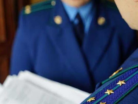 Прокуратура не позволила администрации поселка Мостовского купить автомобиль за 1,5 млн руб