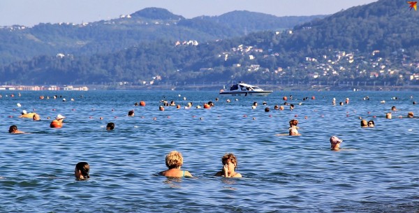 «Это разве много?»: пляжи Сочи забиты, но местные считают, что это еще не предел