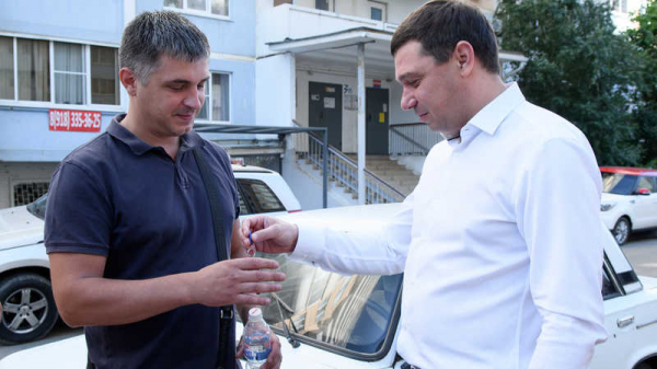 В Краснодаре в новые квартиры начали переселять жильцов аварийного дома по ул. Красноармейской, 49