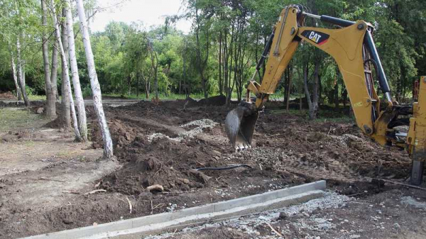 В сквере им. 75-летия Великой Победы Краснодара высадят 70 деревьев и больше 2 000 кустарников В сквере им. 75-летия Великой Победы Краснодара высадят 70 деревьев и больше 2 000 кустарников