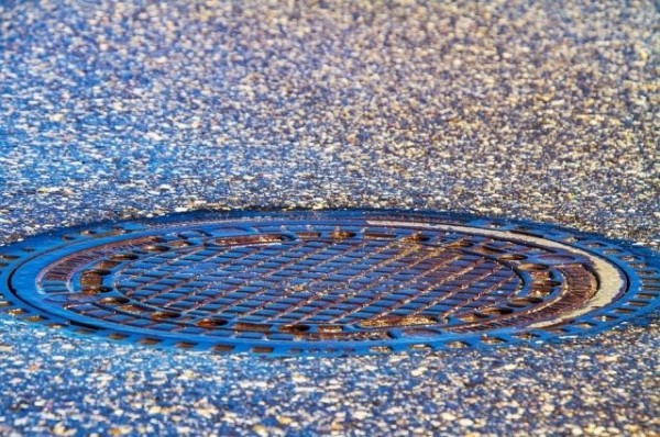 В Краснодаре четырёхлетний ребёнок провалился в колодец ливнёвки