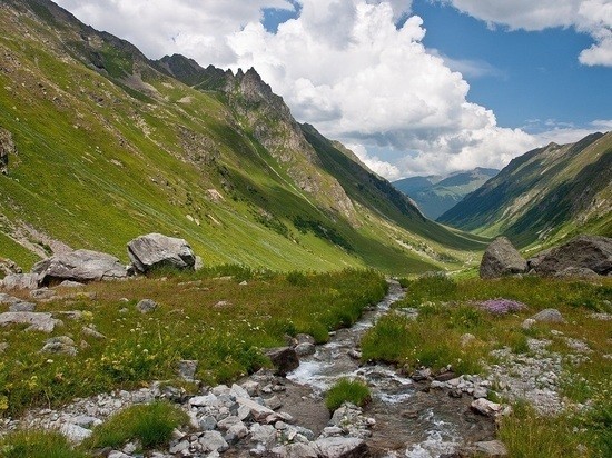 Кавказский заповедник снял ограничения с летних туристических маршрутов Кавказский заповедник снял ограничения с летних туристических маршрутов