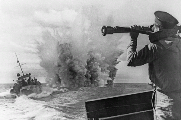 Скитания, одиночество и работа на немцев. Как 7-летний мальчик прошел войну Скитания, одиночество и работа на немцев. Как 7-летний мальчик прошел войну