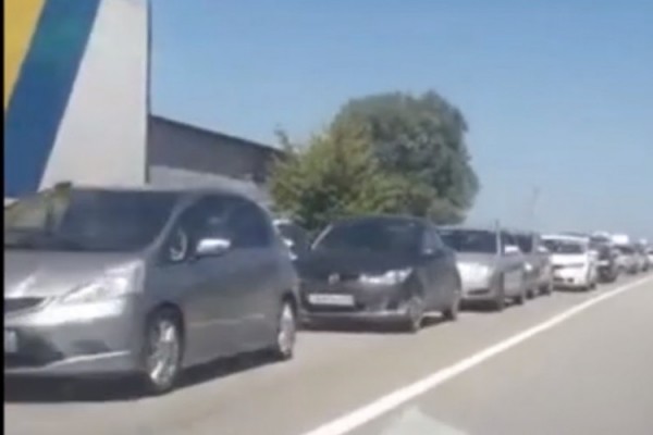 На трассе в сторону Сочи образовались огромные пробки