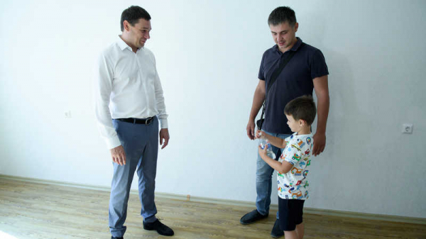 В Краснодаре в новые квартиры начали переселять жильцов аварийного дома по ул. Красноармейской, 49