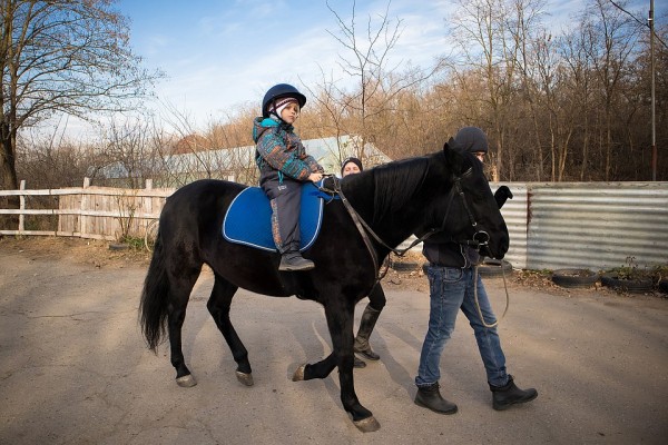 За рекламу в соцсетях мать ребенка-инвалида лишили пособия