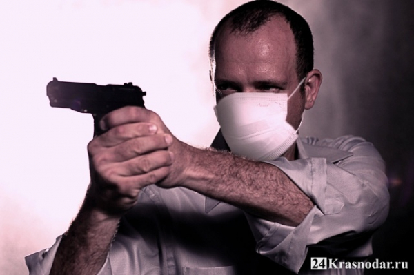Обезврежен вооруженный налетчик