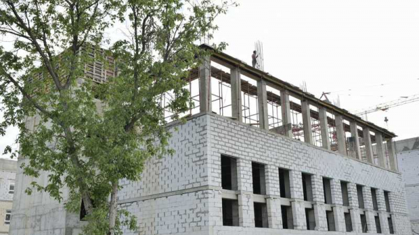 Территорию будущей школы в пос. Российском Краснодара готовят к благоустройству