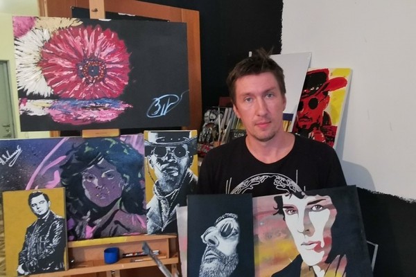 Краснодарский врач-реаниматолог рисует картины, чтобы спасать детские жизни