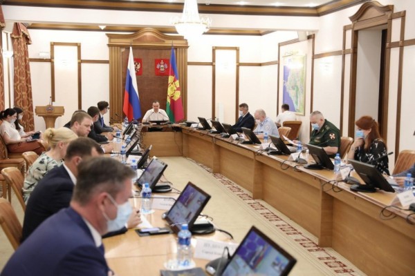 Политическая неделя на Кубани: конституционная активность