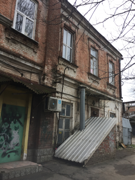 В Краснодаре в новые квартиры начали переселять жильцов аварийного дома по ул. Красноармейской, 49