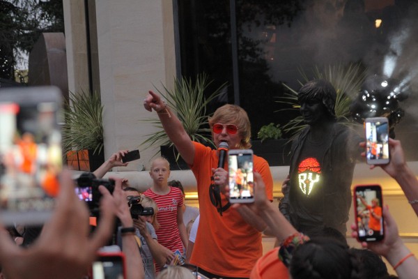 Рыжий Иванушка позвал всех к себе в гости в Сочи, где круче, чем в Монако (Видео)