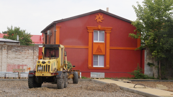 Новый скейт-парк в Вишняковском сквере Краснодара готов на 70% Новый скейт-парк в Вишняковском сквере Краснодара готов на 70%