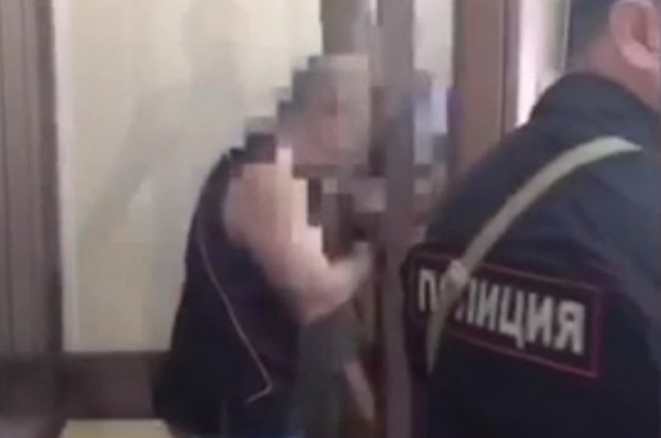 В Краснодаре подозреваемых в убийстве предпринимателя отправили в СИЗО В Краснодаре подозреваемых в убийстве предпринимателя отправили в СИЗО