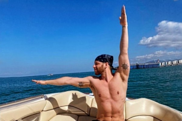 Снова без возлюбленной: участник шоу &laquo;Холостяк&raquo; Антон Криворотов покоряет горы в Сочи