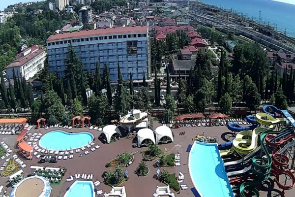 В Сочи с 18 июля заработают бассейны и аквапарки