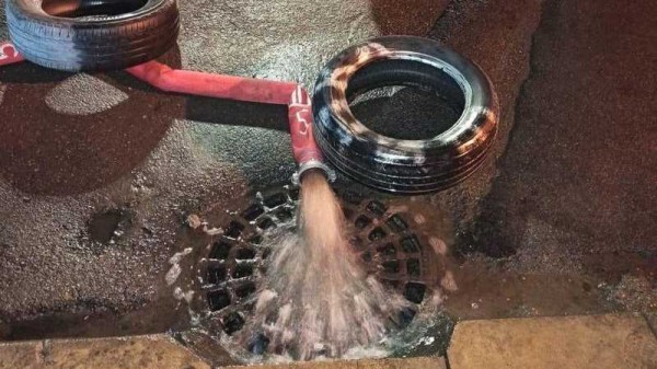 Краснодарские спасатели помогли ликвидировать подтопления в частном секторе Краснодарские спасатели помогли ликвидировать подтопления в частном секторе