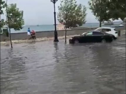 Новороссийск подтопило после ливня Новороссийск подтопило после ливня