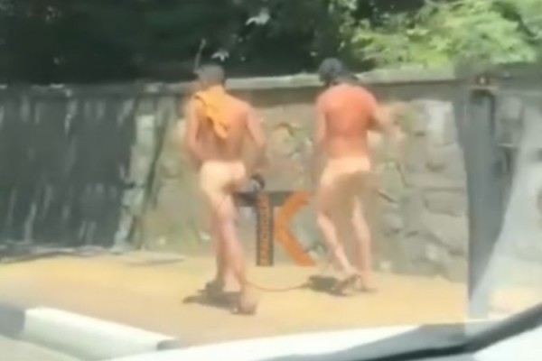 Уже разгуливают без трусов: в Сочи туристы окончательно потеряли стыд (Видео)