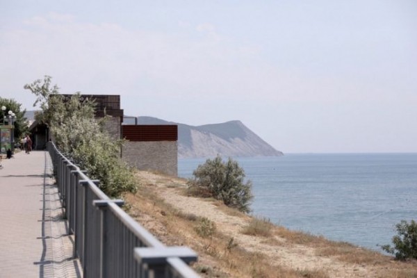 Названа причина окрашивания моря в Анапе в зеленый цвет Названа причина окрашивания моря в Анапе в зеленый цвет