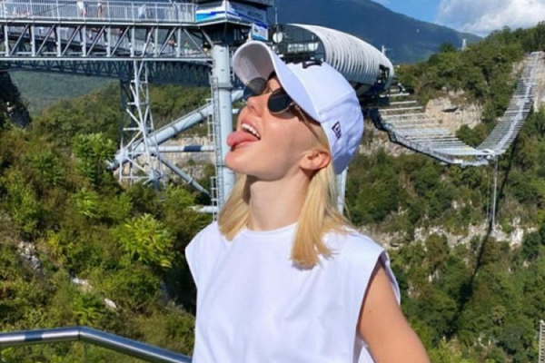 Юлианна Караулова расплакалась из-за страшного полета на банджи в горах Сочи (ВИДЕО) Юлианна Караулова расплакалась из-за страшного полета на банджи в горах Сочи (ВИДЕО)