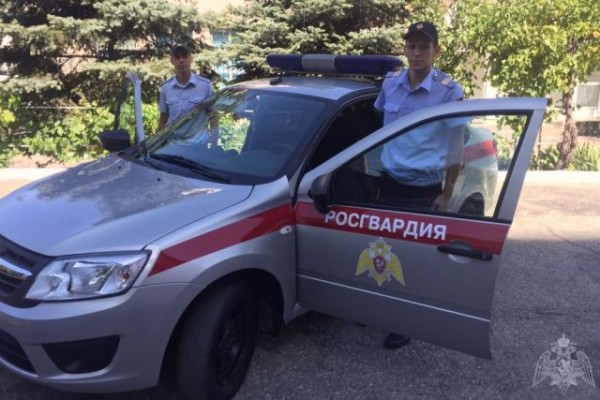 В Новороссийске росгвардейцы помогли ребенку, получившему травму головы В Новороссийске росгвардейцы помогли ребенку, получившему травму головы